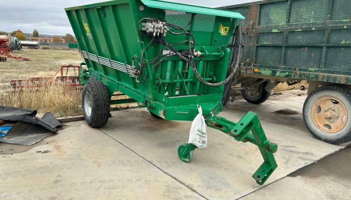 Esparcidor Galaxy 4T (para viña y árboles)